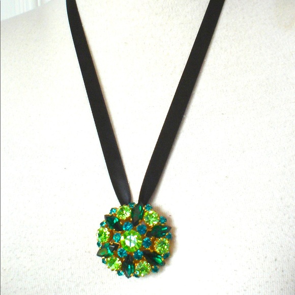 Vintage GREEN Austrian Crystal Brooch Pin Pendant - Picture 2 of 10